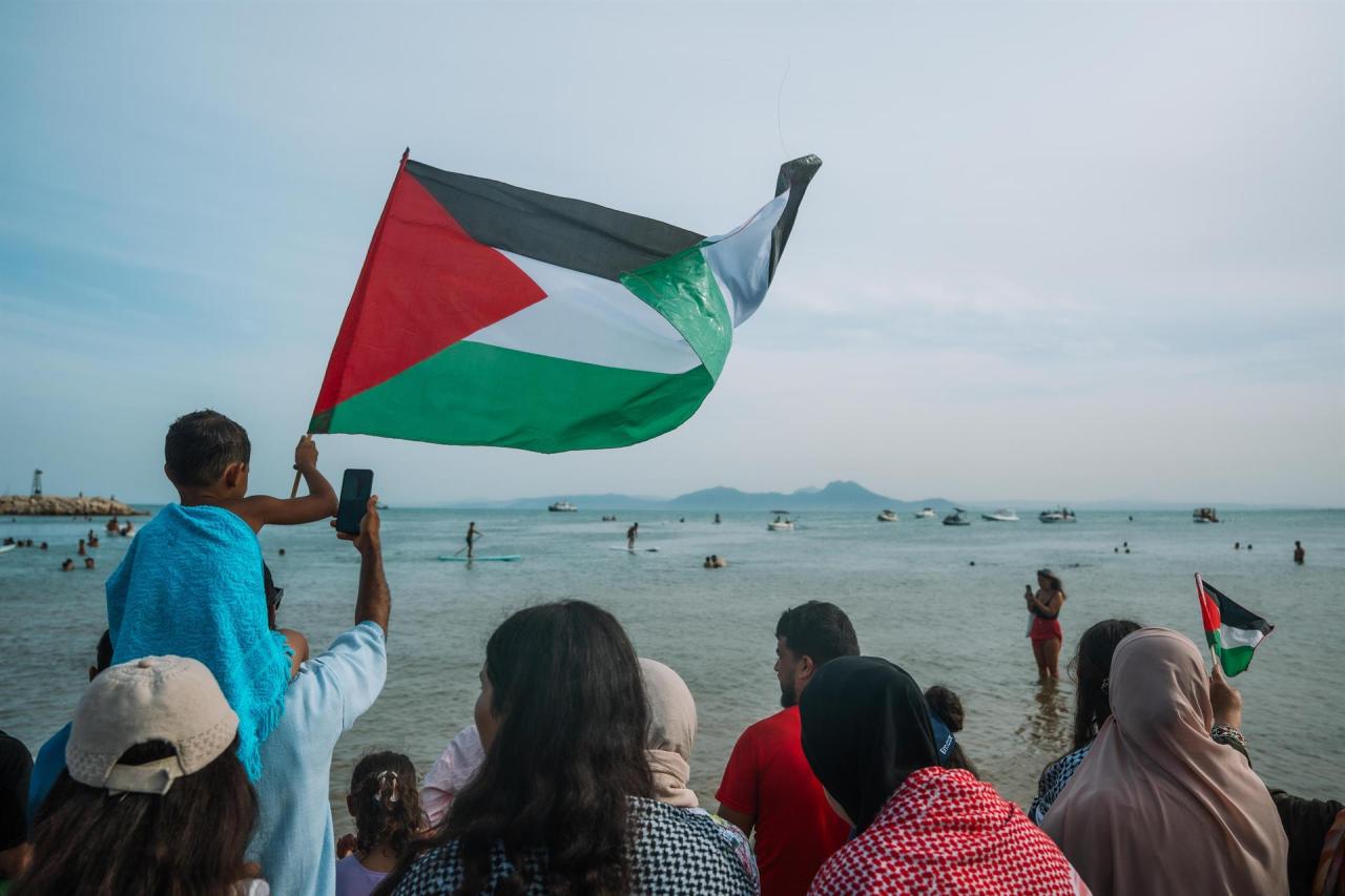 Un dron ataca una embarcació de la Global Sumud Flotilla al port de Tunísia