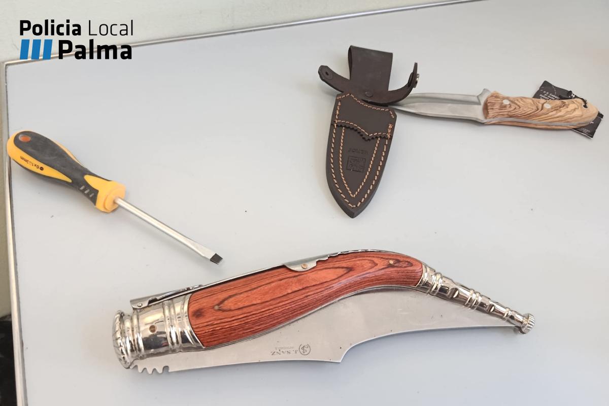 Detenen un jove en un col·legi de Palma després d’amenaçar els presents amb un ganivet