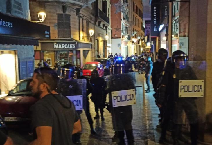 Passa a disposició judicial el jove detingut per motius polítics: l’acusen de «desordres públics i atemptat contra un agent»