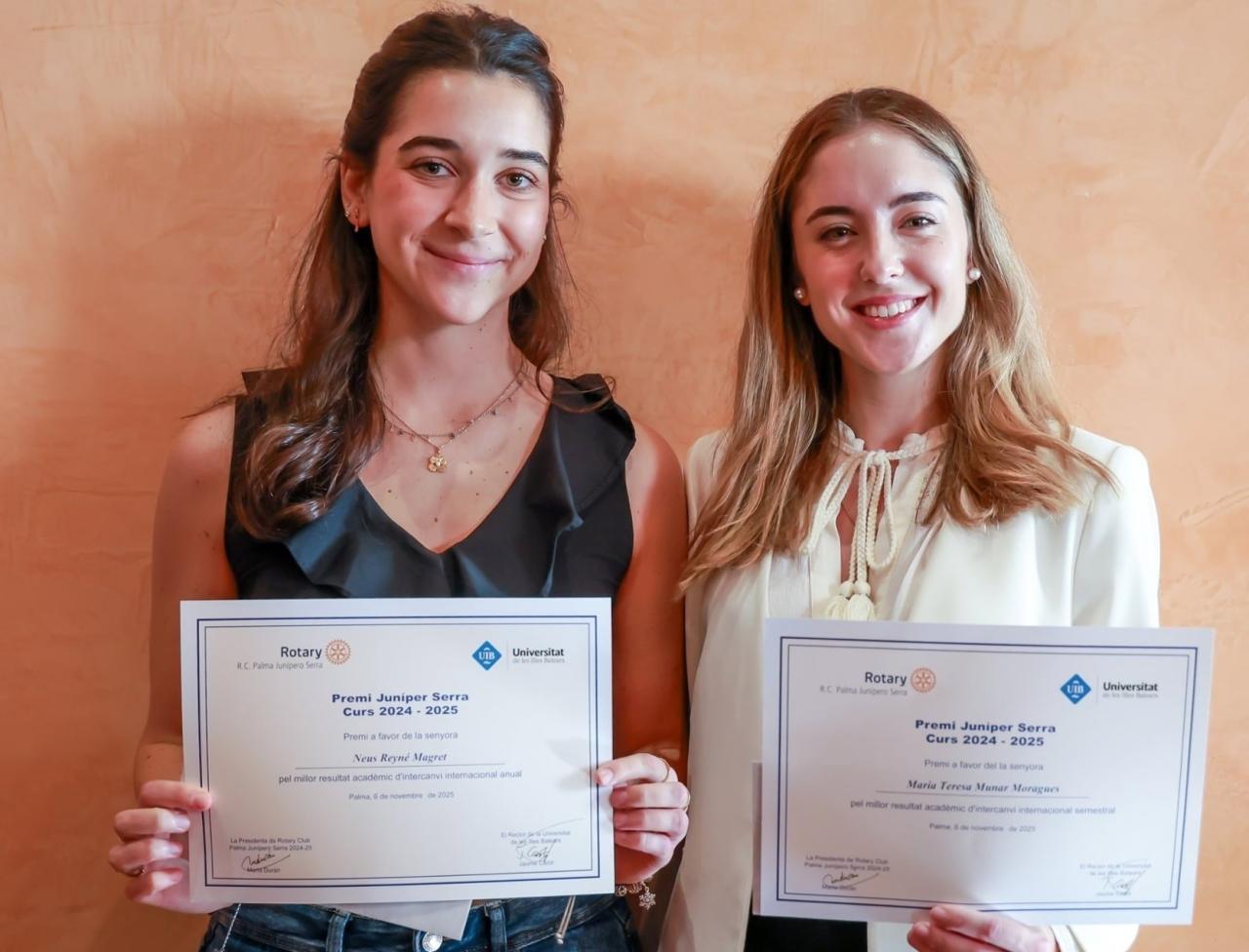 Dues estudiants de la UIB reben el premi Juníper Serra al millor expedient acadèmic durant un intercanvi