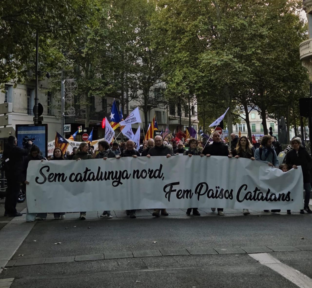 Centenars de persones celebren la Diada de Catalunya Nord amb una manifestació reivindicativa