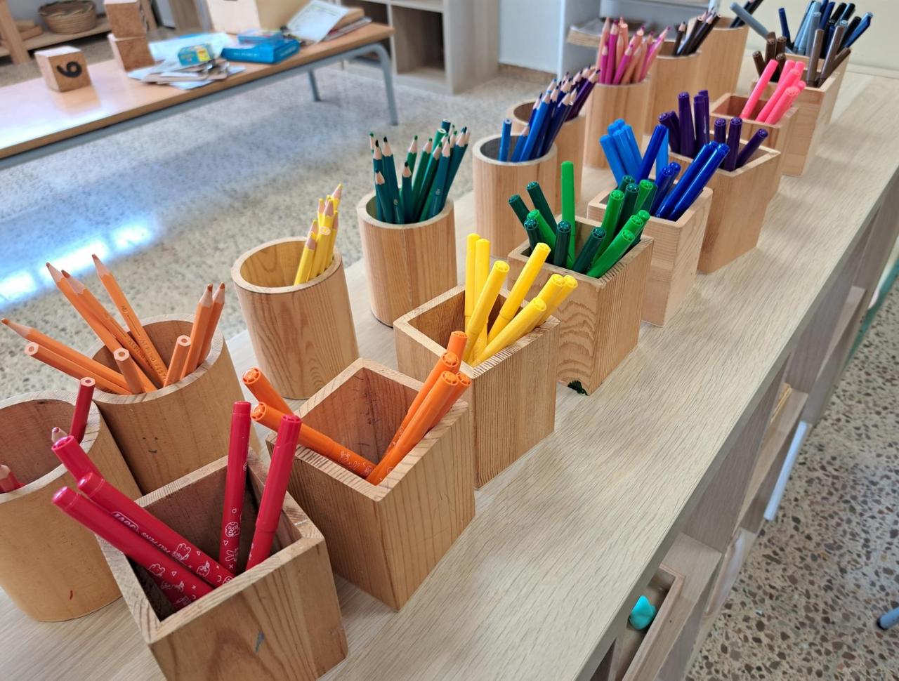 El Parlament demana al Govern, amb l’abstenció del PP, que situï l’educació pública com a «prioritat absoluta»