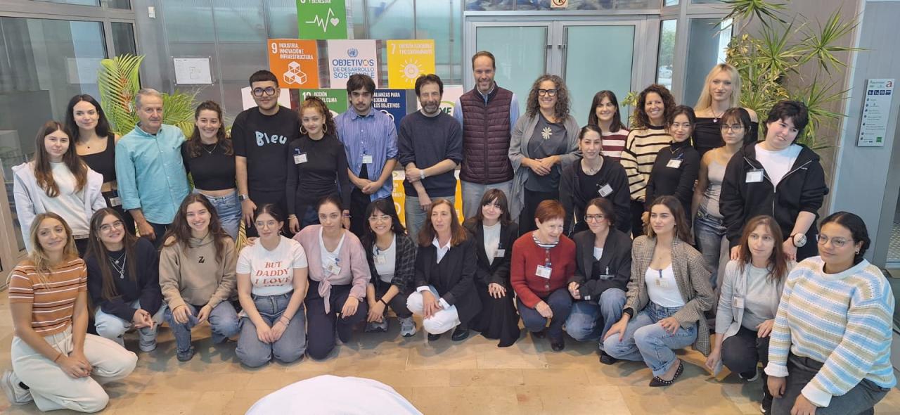 10a edició de la Marató de Reciclatge Creatiu de Roba, una iniciativa que impulsa l’ecodisseny, la reutilització tèxtil i la sensibilització ambiental