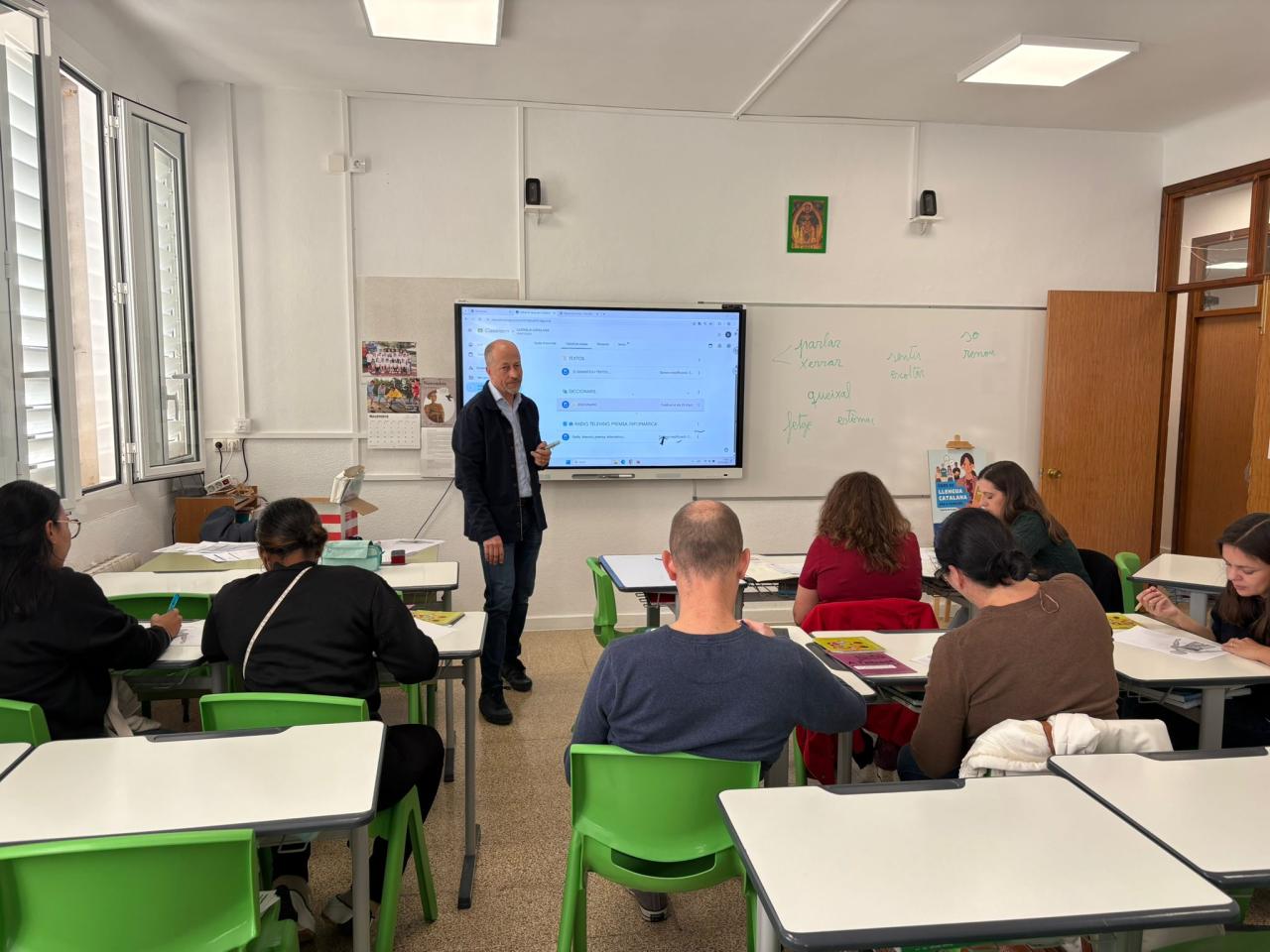 El programa del Govern ‘Tallers de català per a famílies’ manté 48 cursos amb 752 persones inscrites