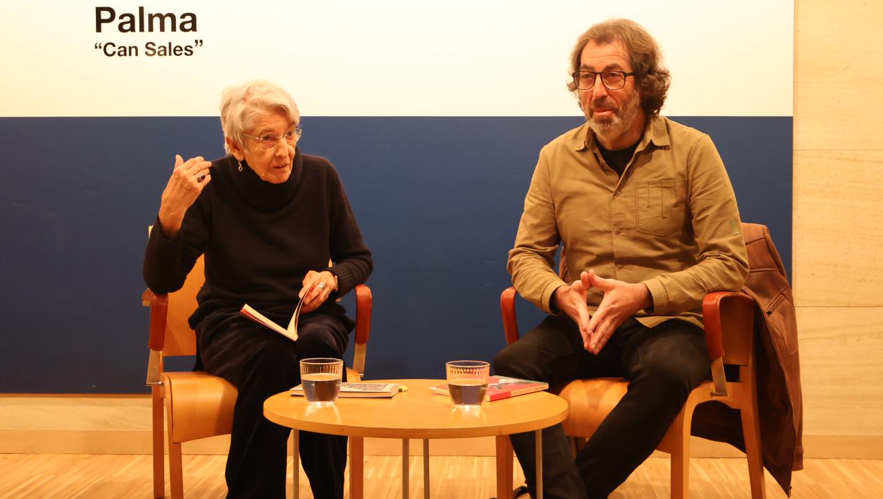 Antonina Canyelles a Can Sales: «Cada dia trec el material, el mir, el remir i així em venen els poemes»