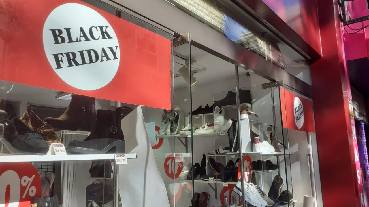 Alerten sobre pràctiques enganyoses en línia durant el Black Friday