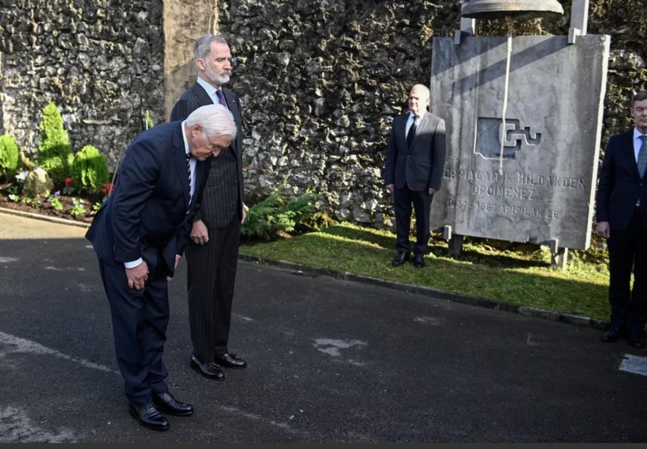 El cap d’Estat alemany demana perdó pel bombardeig de Gernika, l’espanyol fa de convidat de pedra