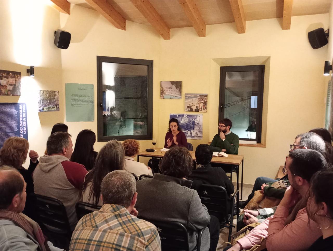 Pedrolo conquereix el Petit País