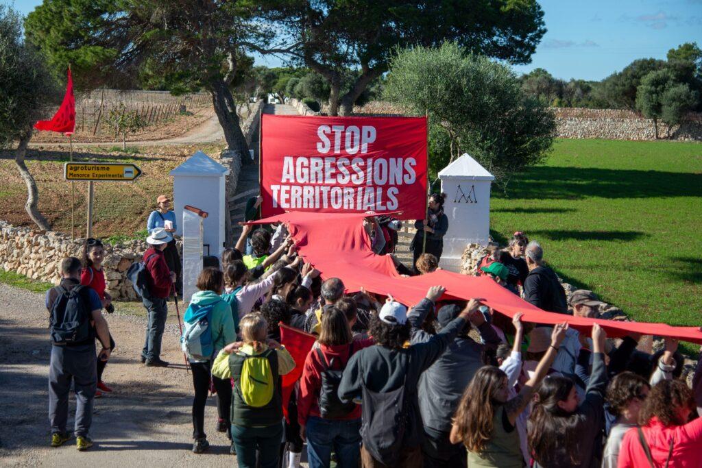 [VÍDEO] Via Menorca assenyala tres exemples d’un «maquillatge ambiental» que acaba sent una agressió als aqüífers de l’illa