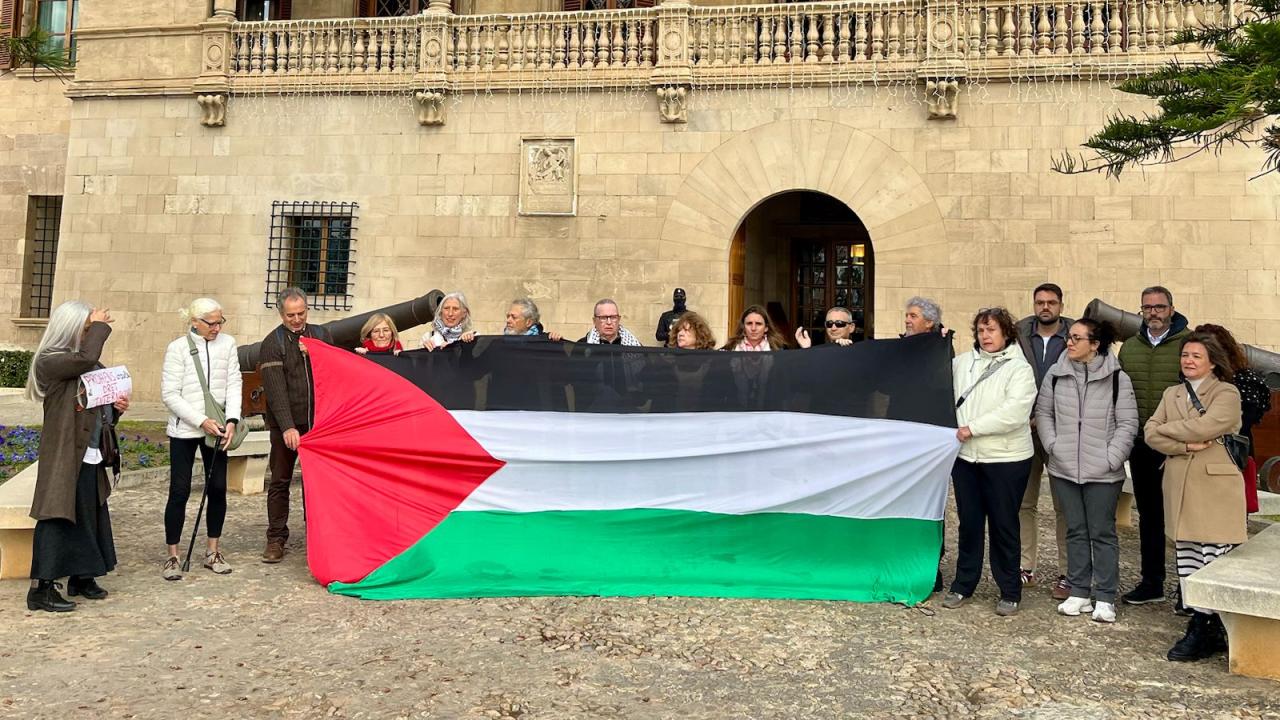 Recorden a Prohens els 77.000 assassinats d’Israel a Gaza i que la majoria social a les Balears rebutja el genocidi
