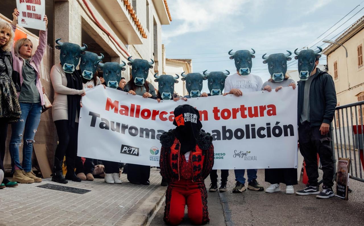 Acció a Muro contra la tortura animal que significa la tauromàquia