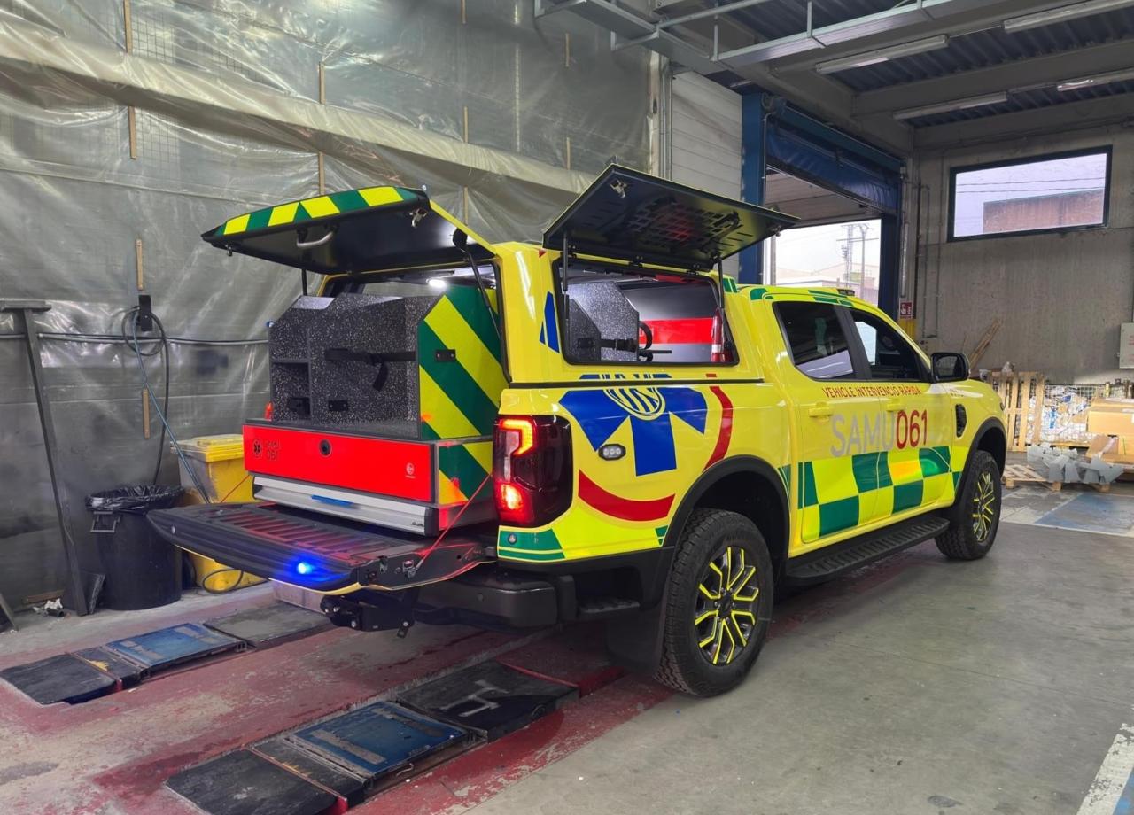 Caos en el servei d’ambulàncies: els treballadors es neguen a conduir els nous vehicles