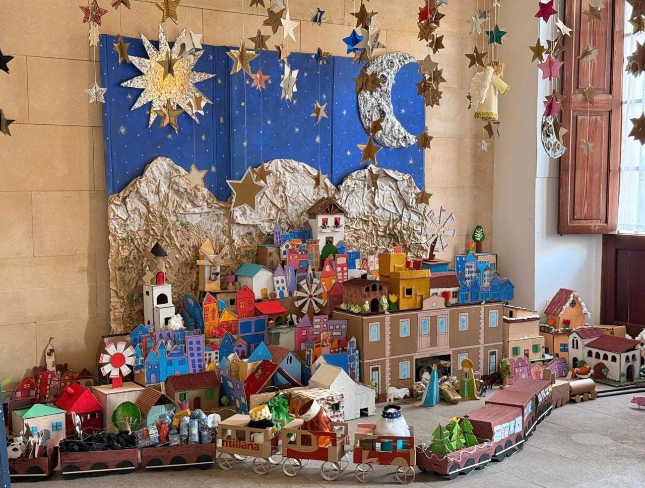 Presenten a Inca un betlem fet amb material reciclat i referències als 150 anys del ferrocarril a Mallorca