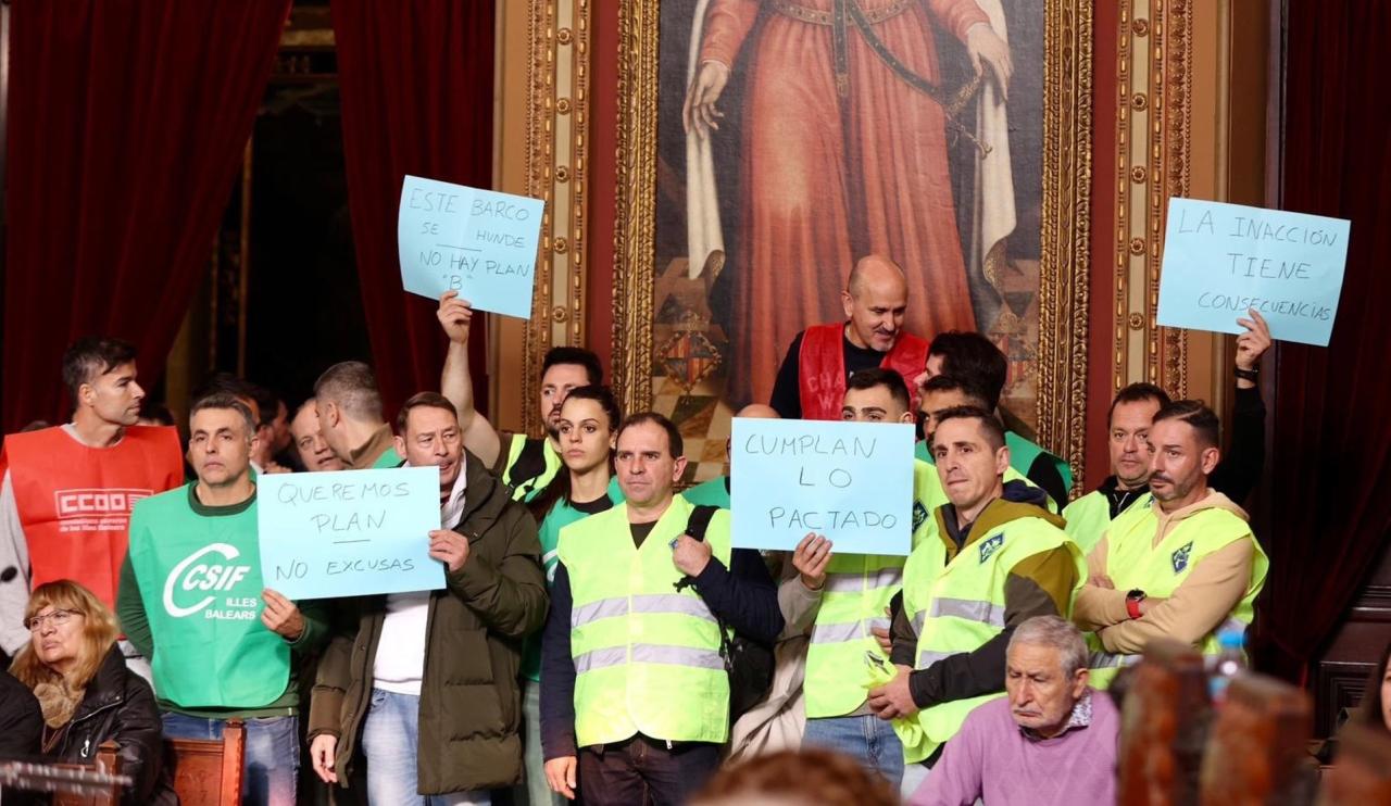 Els sindicats de la Policia Local es manifesten davant els incompliments del batle de Palma