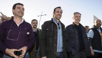 A la dreta de la imatge el cap del Consell eivissenc, ara dimitit, Vicent Serra.