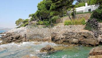 La polèmica piscina està situada en el domini p&ugrave;blic.