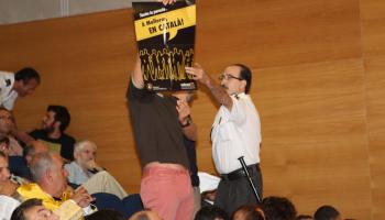 Protesta d'Endavant OSAN contra José Ramón Bauzá a l'inici de curs de la UIB per la modificació de la Llei de la Funció Pública. 