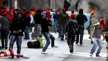 Prop d'un centenar de joves han estat detinguts.