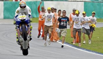 Il Dottore fa un cavallet després de proclamar-se campió del món. Foto: Ahmad Yusni. Efe