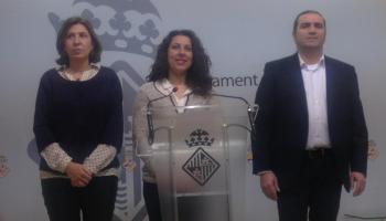 Antònia Fuster, Angèlica Pastor i Martí Capó aquest dijous a la sala de premsa de l'Ajutament de Palma.