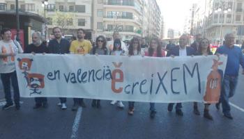 Milers de persones han participat a València a la trobada d'Escoles Valencianes.