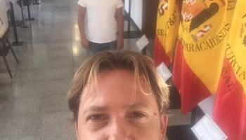 Jorge Campos: un 'no nacionalista' que s'embolica amb la bandera franquista