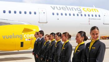 L'ASM engega una campanya de recollida de signatures per exigir a Vueling «respecte i atenció en català».