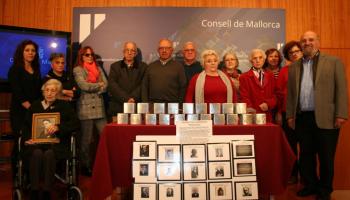 Imatge de la presentació de les pedres que reivindiquen la memòria històrica.