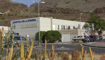 El pacient es troba ingressat a l'Hospital de La Gomera.