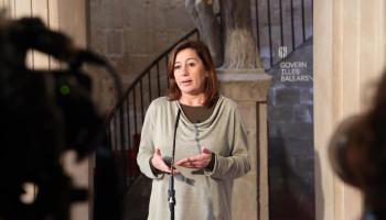 Armengol demana a l'Estat la «restricció temporal» de les connexions amb les Illes.