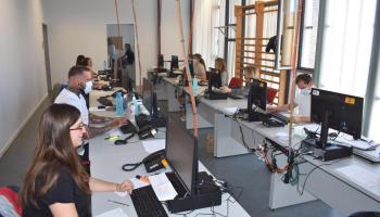 La Central, ubicada a la Unitat Bàsica de Salut Es Molinar, està operativa cada dia de la setmana de 8 a 20 hores.