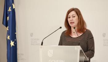 Armengol planteja a Sánchez mesures «diferenciades» per a les Balears