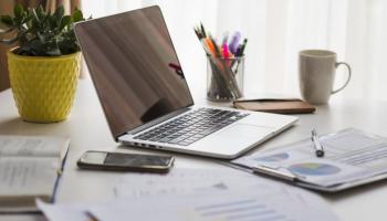 El Govern espanyol aprova allargar el teletreball dos mesos més