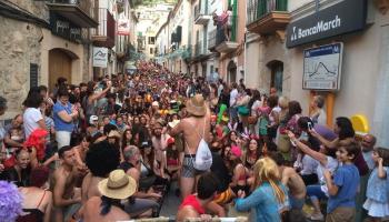 Imatge de la Correguda en Roba Interior.