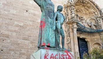 Pinten la paraula «racista» a l'estàtua de Juníper Serra de Palma