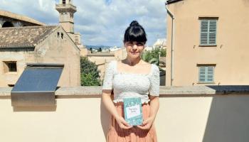Agnès Llobet: «'Turista Zero' és un viatge poètic des del Megapark fins a la capella de sant Pere, a la Seu»