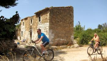 L'entitat ha valorat de manera positiva la inclusió de protecció patrimonial del Conjunt etnològic de can Escanyat. 