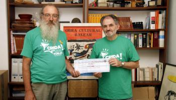 Manel Domènech de l'Assemblea de Docents i Jaume Mateu de l'OCB. 