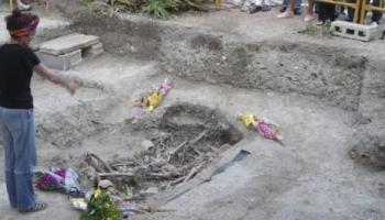 Comença l'exhumació de la fossa de Porreres