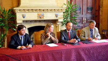 Delgado durant la signatura del conveni, aquest dimarts. 