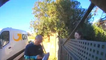 Un repartidor es nega a entregar un paquet perquè el client li diu el DNI en català: «Le pongo rechazado»