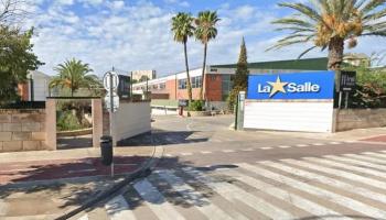 La Salle: els alumnes dels altres cursos reben amb aplaudiments la professora de Llengua amenaçada