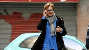 Joana Lluïsa Mascaró fou citada de capvespre i hagué de passar per la ‘rampa de la vergonya’ per accedir als jutjats. Fotos: Pere Bota