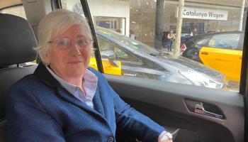 Clara Ponsatí torna a Catalunya amb una ordre de detenció en vigor