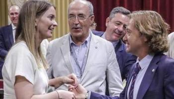 VOX i PP pacten que una 'Oficina de Garantía de la Libertad Lingüística' substituirà l'actual Oficina de Defensa dels Drets Lingüístics