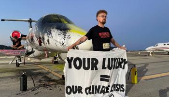 Activistes col·lapsen l'aeroport d'Eivissa