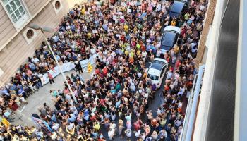 La societat valenciana es planta davant la censura de publicacions en català