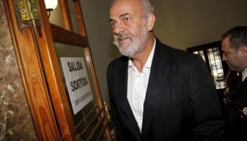 Albert Moragues accedeix a la sala on declararà davant la jutgessa en relació amb un presumpte frau de prop d'un milió d'euros.