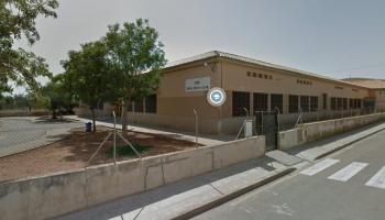 Dos operaris d'una empresa insulten el director de l'escola de Campos: «Eres un puto nazi catalanista» i criden «De este colegio saldrán todos tarados y maricones»