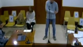 Un policia relata com va menystenir el dret d'una ciutadana a expressar-se en català